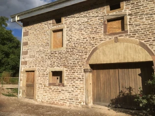 Comment rénover un mur ancien à la chaux ?