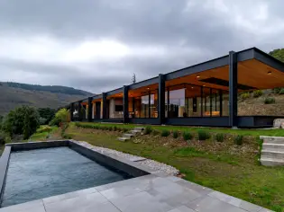 Une maison en verre au panorama exceptionnel