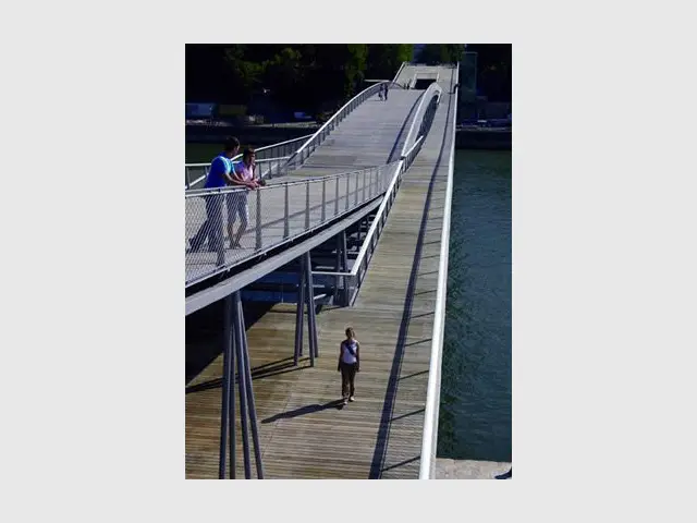 Passerelle Simone de Beauvoir (paris)