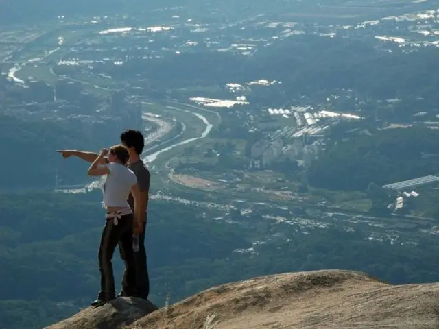 géothermie - l'avenir - couple - montagne - paysage - vue - surplomber