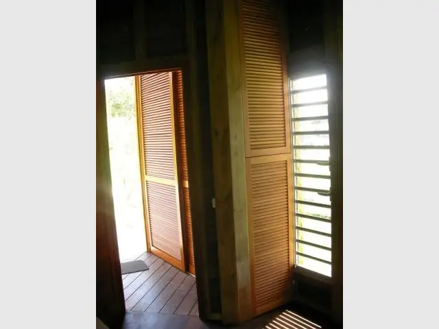 Panneaux coulissants - Maison bois Guadeloupe - Laurent Darviot