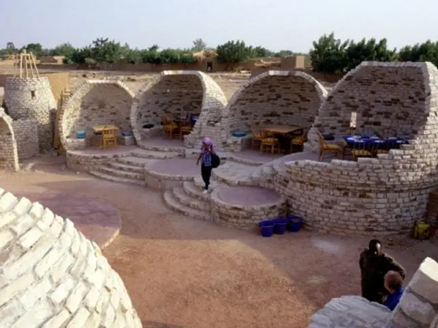 Hôtel-restaurant à Bandiagara- Mali  1996-98