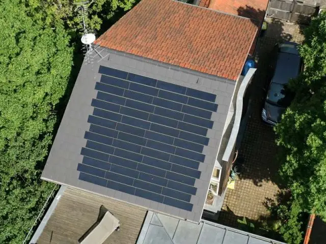 Vue aérienne - Toiture solaire - Solarcentury