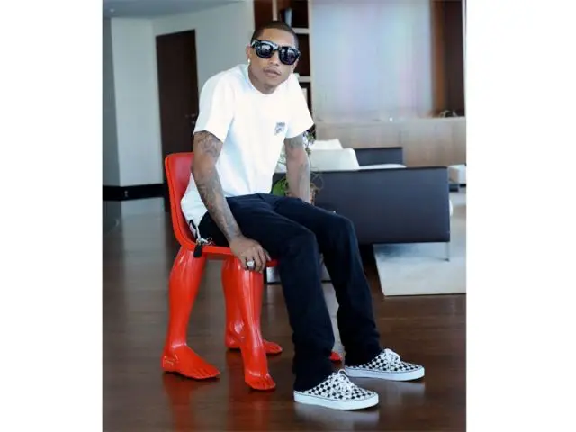 Pharrell Williams - designer - chaise - people