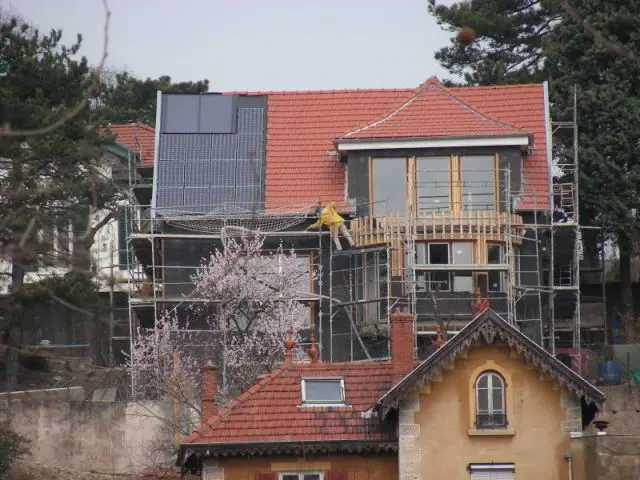 Pose du pare-pluie - reportage maison passive - sophie zele