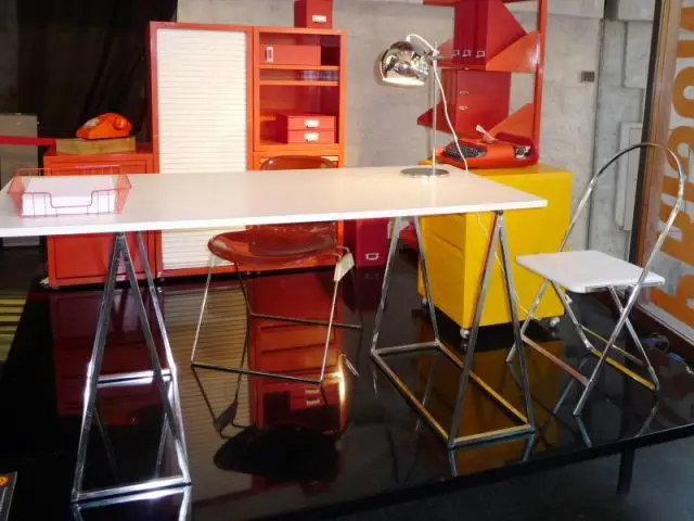 Au bureau - Expo Prisunic et le design - VIA