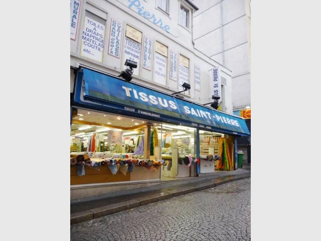 Magasins - Marché Saint-Pierre - reportage tissus