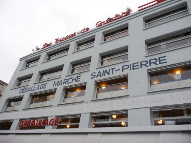 Dreyfus déballage - Marché Saint-Pierre - reportage tissus