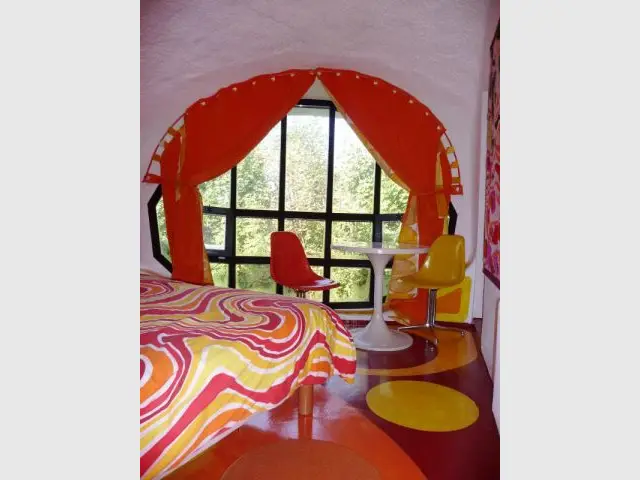 Bulle Orange - chambre parentale - Museumotel