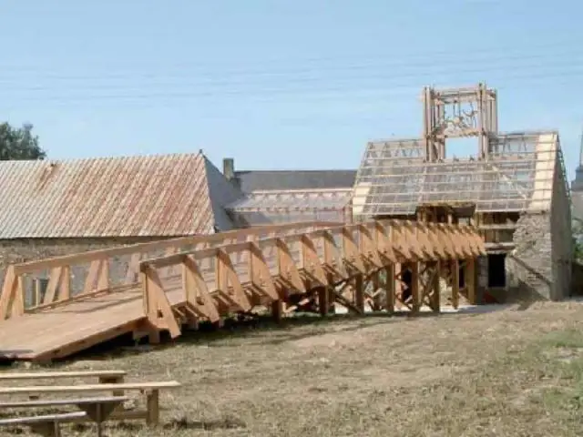 Mémoire en demeure à Saint-Thélo (22)