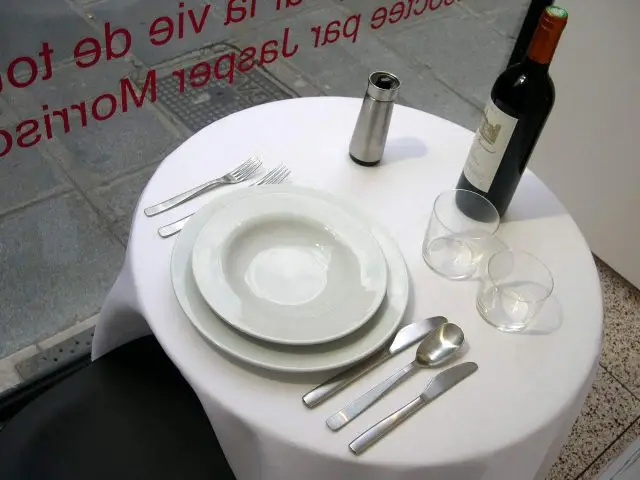 Assiette creuse et verre à vin - Morrison chez Alessi