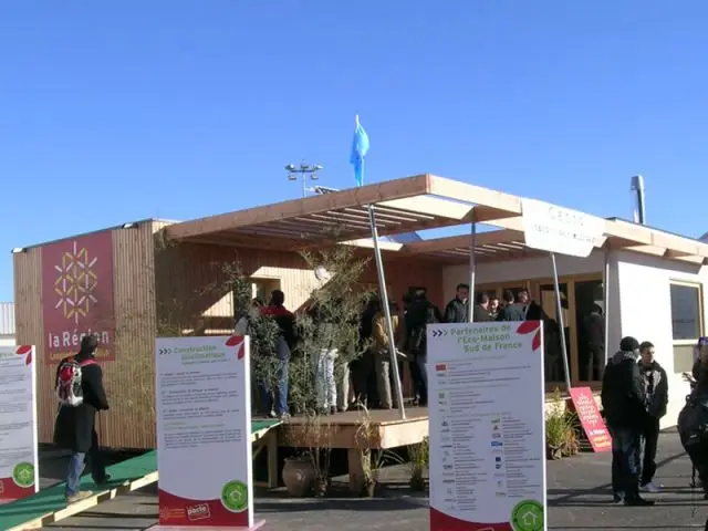 Sur le salon de l'habitat - maison écologique à modules