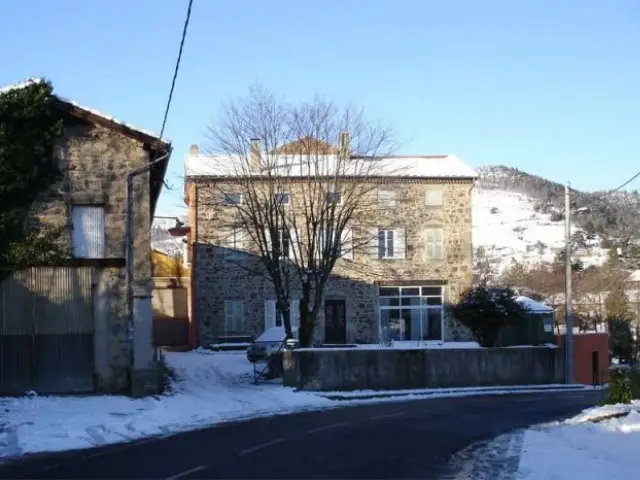 La maison bourgeoise sous la neige - montchal