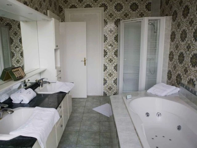 salle de bain de la chambre kenya