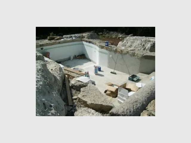 Piscine en construction - Gîtes des Princes