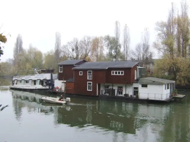 Opération de carénage - 1ère étape - Reportage - maison Flottante - péniche