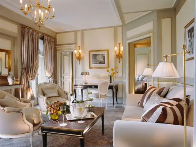 Le salon de la Deluxe Suite - Le Meurice