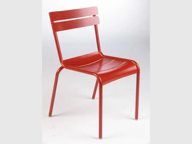 Chaise du Luxembourg rouge