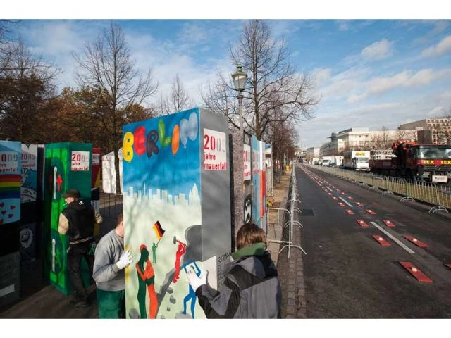 Installation - mur domino berlin