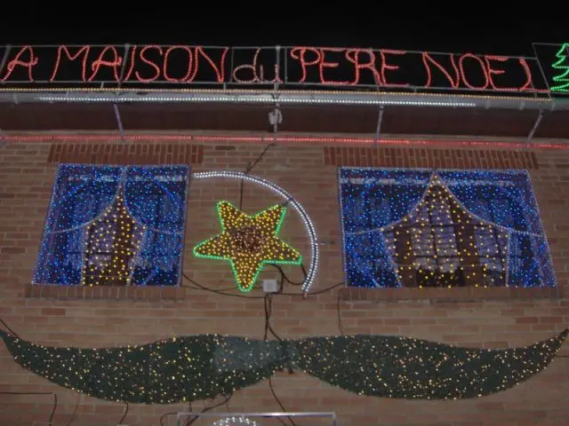 Détail façade - Maison illuminée - Illuminations Noël