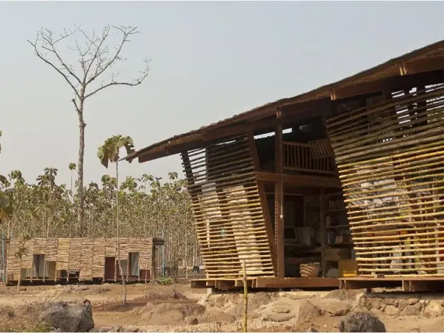 Bibliothèque - maison commune "Safe Haven" en Thaïlande - Pasi Aalto