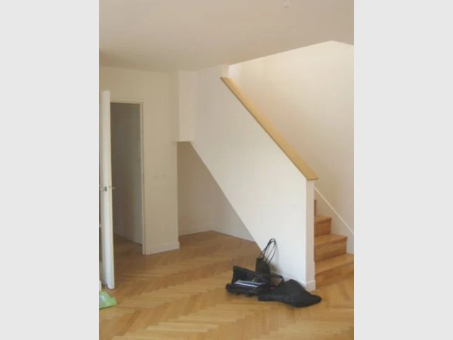 Avant - rangement sous escalier