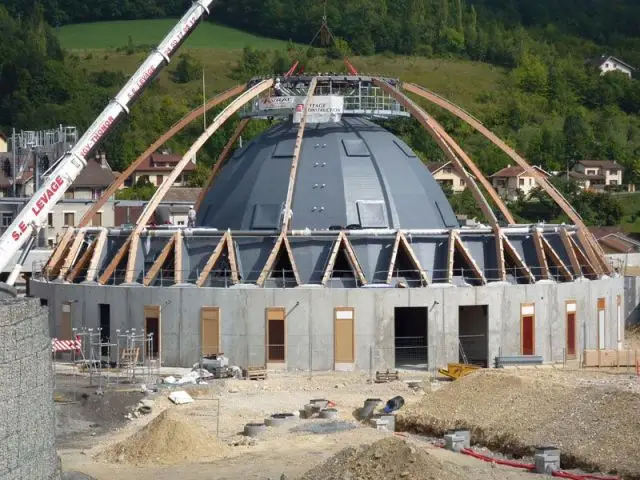 Montage de la structure pour le dôme final - Gare de Bellegarde