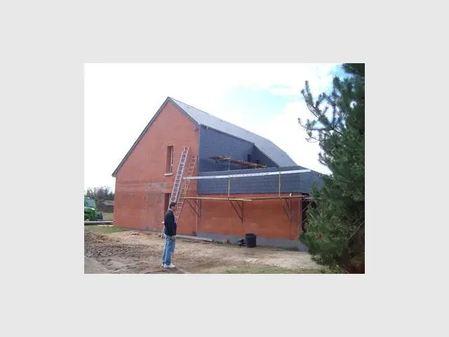 Vue de la façade nord-est - maison bio climatique