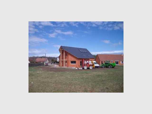 Vue de la façade sud et ouest - maison bio climatique