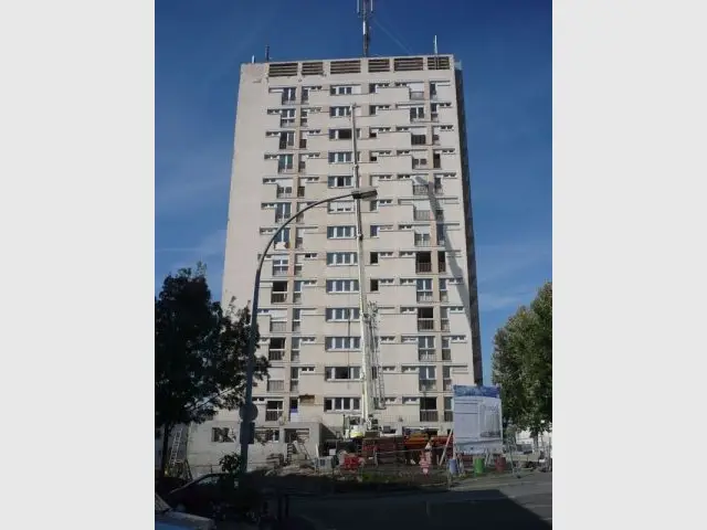 La tour avant la début des travaux en avril 2008 - tour chaptal angers