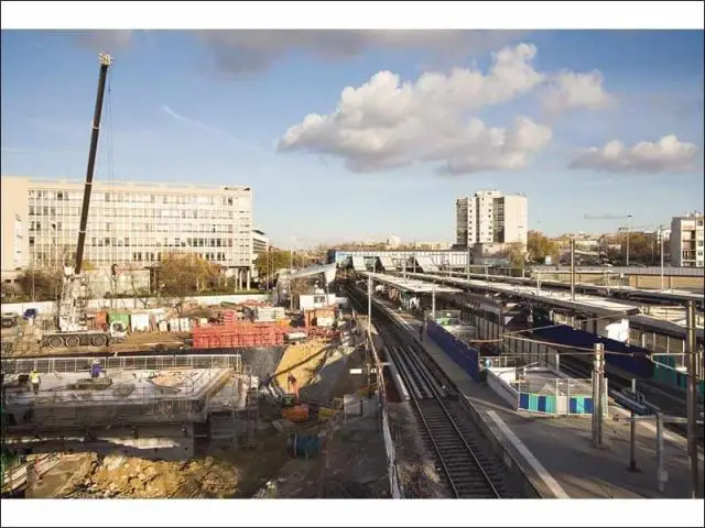 Gare de Nanterre-Université - seine arche nanterre