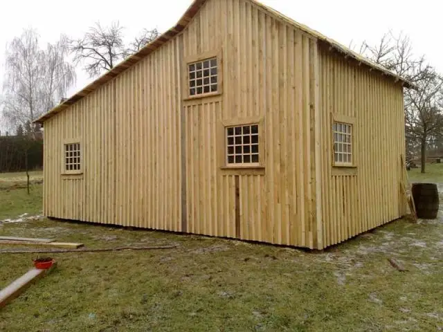 Arrière de la maison - petite maison dans la prairie