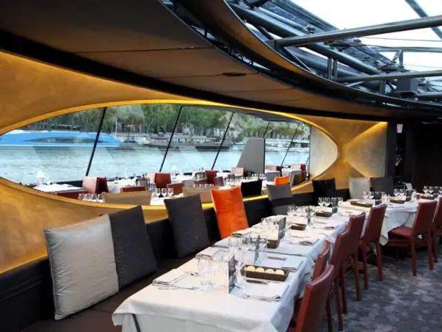 Accueil - Le Cristal II - Bateaux Parisiens