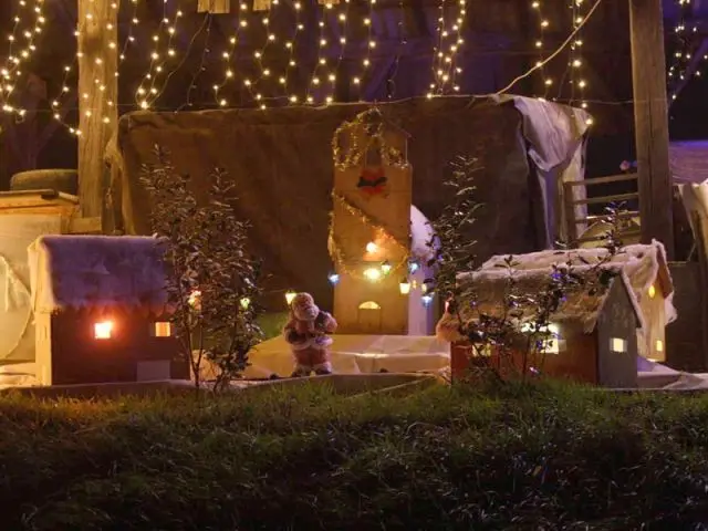 Le village du Père Noël - Noel maison illuminée 2010