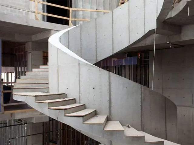 Escalier en béton - musee dali