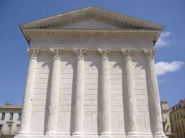 maison carrée