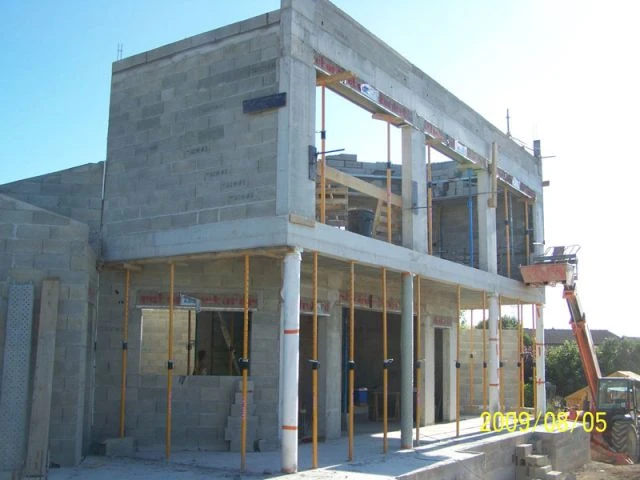 Travaux - Etage - Maison autour d'une piscine