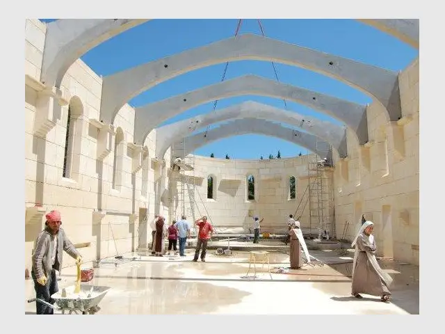 Austérité et solidarité - Bâtisseur de monastère