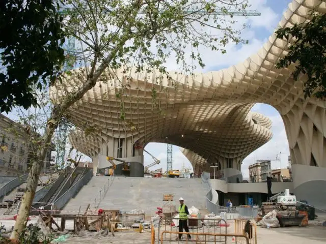 Un nouvel espace à vivre se prépare - Parasol Seville Finnforest