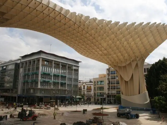 Un aménagment pour une future route - Parasol Seville Finnforest