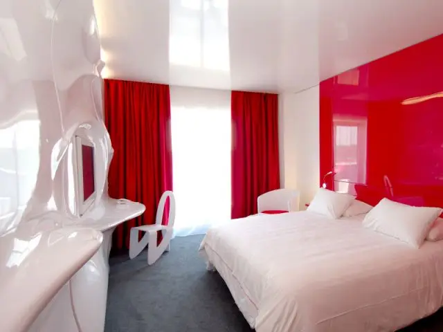 Chambre rouge - Quality Suites®