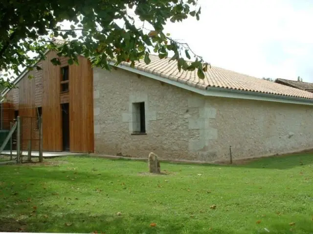 Une maison bois construite sur les vestiges d'un hangar agricole (suite) - Bernard Bordelais