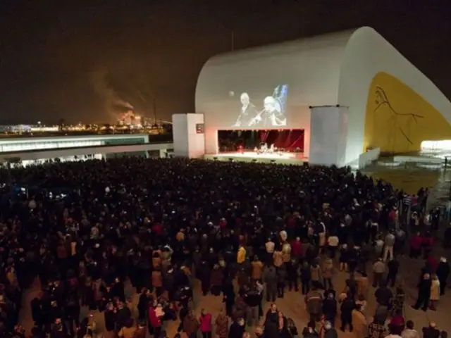 Concert au centre culturel - Centro Niemeyer