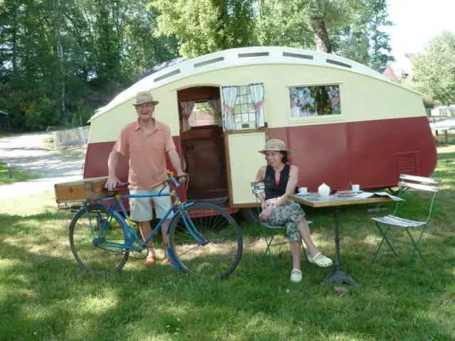 Une nuit dans une caravane rétro (suite) - Domaine du Roc