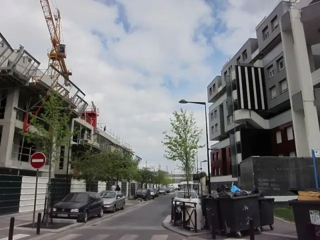 Rue séparant les deux projets de logement social - Allende