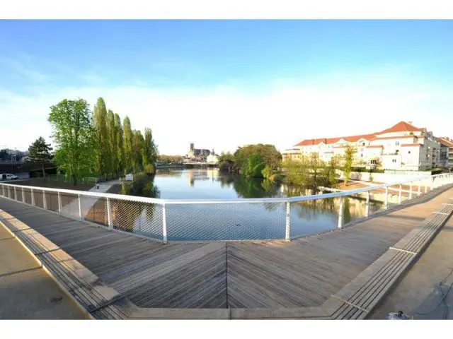 Vue imprenable - passerelle Meaux