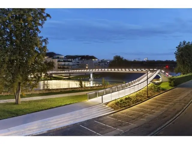 Vue de nuit - passerelle Meaux