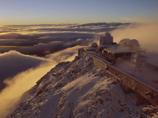 Le Pic du Midi - France - hotel insolite