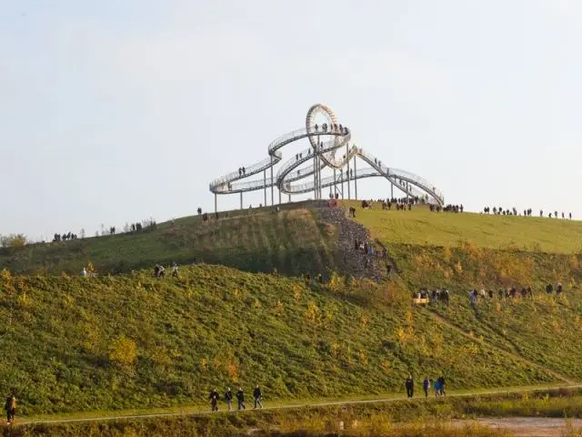 Vue sur la Ruhr - un grand huit pour piéton