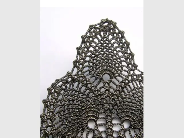 Catherine Carr, l'artisan qui tricotait le verre - Verre tricoté et crocheté